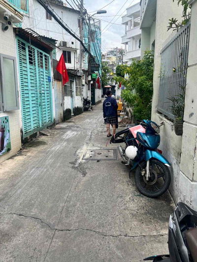 Cần cho thuê gấp nhà nguyên căn đường Nguyên Hồng p11. bình thạnh
