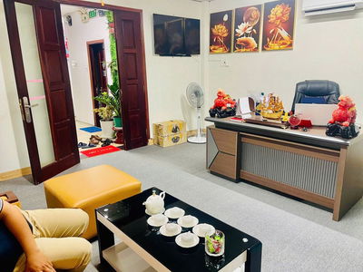 *** – CHO THUÊ VĂN PHÒNG ĐẸP, SẴN NỘI THẤT