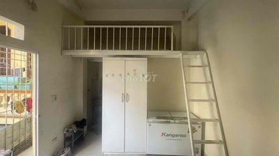 NHƯỢNG PHÒNG: khu vực Kim Giang (cách đại học Thăng Long 5p đi bộ)