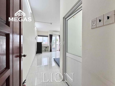 CĂN HỘ BANCONG 30m2 - THANG MÁY - SÁT ĐH NGUYỄN TẤT THÀNH - QUẬN 4