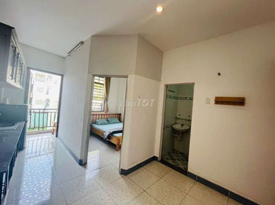 Căn hộ 1Pn full nội thất ban công thoáng mát rộng 40m2 gần hutech