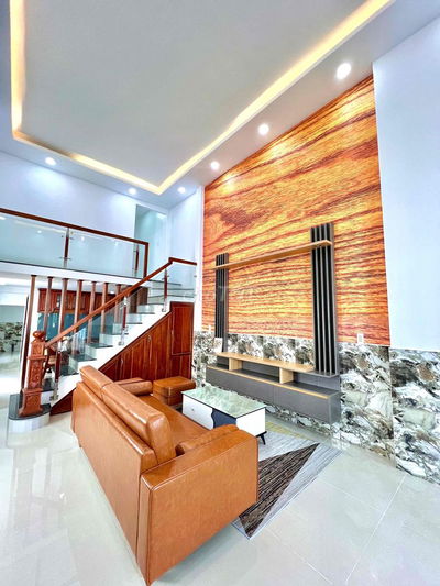 Nhà cho thuê ngay Công ty Đế Vương