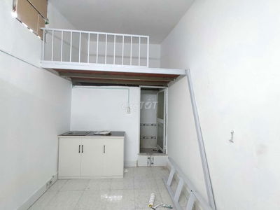 SÁT ĐẠI HỌC VĂN HIẾN, GẦN TRƯỜNG CHINH, CỘNG HÒA, ở được 2-3 người