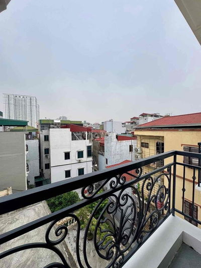 6 TẦNG THANG MÁY,  GẦN PHỐ, GIÁ *** KHU VỰC