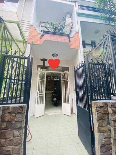 Hẻm ba gác Trần văn đang thông ra Rạch Bùng Binh - khu sầm uất về đêm