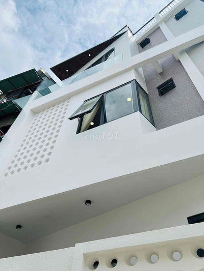 Biệt thự 4 tầng HXH CMT8, xe hơi thoải mái, 6x13m, 4 tầng giá 8.9 tỷ