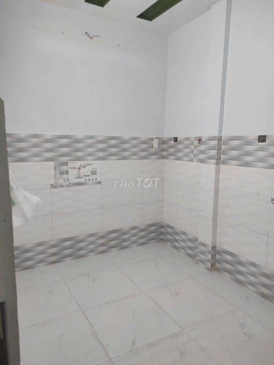 Phòng đẹp  , mới trệt  ,GTD , wc dùng chung, 1 xe ,1 người  ,GTD