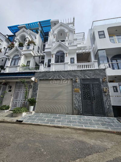 Biệt thự  dtsd 190m cách Phú Mỹ Hưng quận 7 10 phút 8.25 tỷ