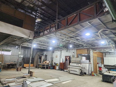 Xưởng 250m2+gác 100m2 cho thuê làm mộc đã có máy móc sẵn or kho trống