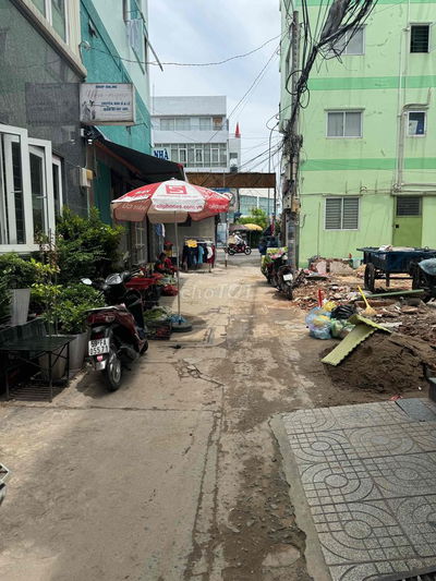 Nhà hẻm 4m , đường Nguyễn thông, Q3.  2PN, 3 tolet