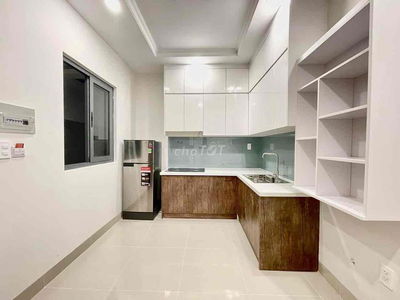 Cho thuê căn hộ 1PN riêng, tông trắng siêu đẹp, hướng về Q4, Q1, lotte