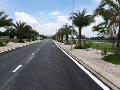Bán đất nền Q9 - Sổ sẵn - 100m2 - Full thổ cư - Giá chỉ 31 triệu/m2