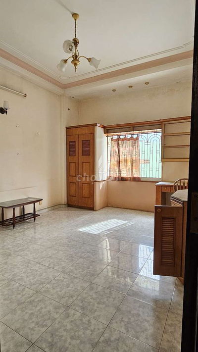 CHO THUÊ PHÒNG ĐƯỜNG HOÀNG HOA THÁM CÓ CỬA SỐ TRỜI-GẦN ETOWN, CỘNG HÒA