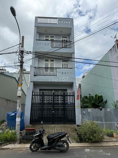 nhà thuê/an dương vương p16q8 DT90m giá 13tr
