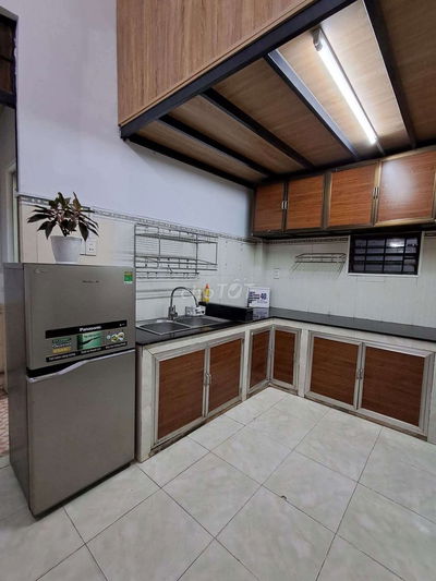 Phòng full nội thất, máy lạnh