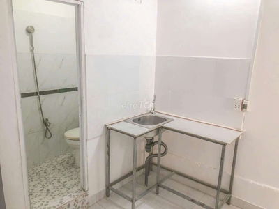 Phòng trọ đẹp rẻ sát Quận 1