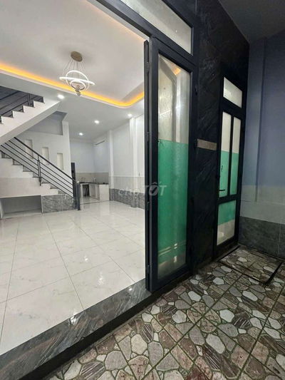 Nhà mặt tiền hẻm hóc môn cách an sương 2km