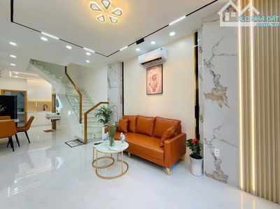 ♻️ Nhà đẹp mới xây đường 3 Tháng 2 - Quận 10 / 68.4m² / Giá 2 Tỷ 420 (Sổ Hồng Riêng)