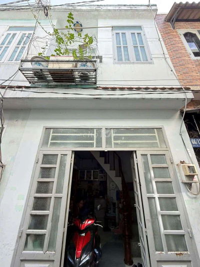 🚜Nhà xinh sổ hồng riêng 1 lầu chỉ 2 tỷ 150 triệu🚜ngay siêu thị metro