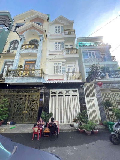 Nhà phố 5,2m x 11m. Đúc 3 lầu Hẻm nhựa 8m Đường Trần Thị Hè ( HT42)