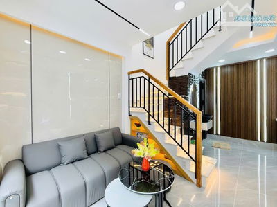 ⭐ Nhà đẹp mới hoàn công đường Nguyễn Văn Quá - Quận 12 / 62,8m² / Giá 2 Tỷ 260 (Sổ Riêng)
