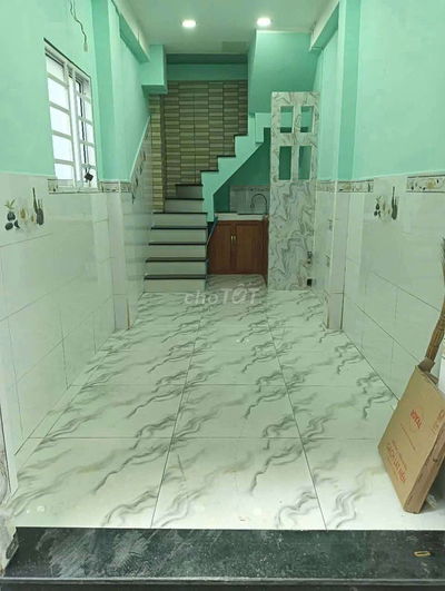 Nhà hẻm thông gần chợ Trần Xuân Soạn SHR có thể kd nhà trống 2 tầng