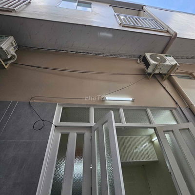 Nhà 3 Phòng ngủ 1 trệt lững lầu đường lê văn lương phước kiển.