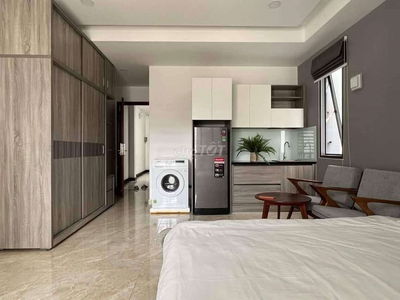 Căn hộ gần 40m2 Siêu Đẹp nằm ngay Vòng Xoay Nguyễn Tri Phương Quận 5
