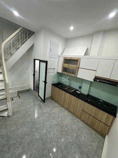 Bán Nhà Nguyễn Thái Học: 3,6 Tỉ,DT Vuông 15m,MT 3m,Cách Mặt Phố 15m..