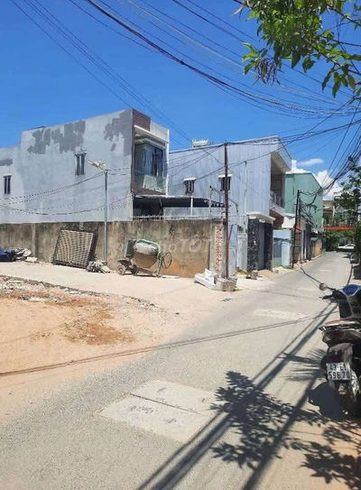 BÁN Đất 🌳🌳2 Mặt tiền Đường Nhựa 
Ô tô...5m Trần Quang Khải 
Diện ay