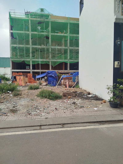 5,5x9m  gần BV Bình Tân, tiện về Tân Phú Q11. Dân trí cao , xây tự do