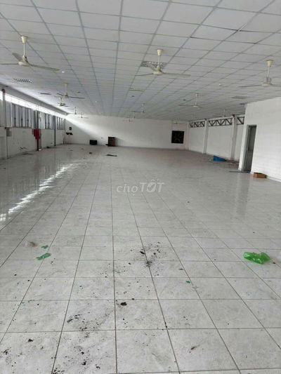 KHO 400M CÓ PCCC BẢO VỆ GIÁ 30TR