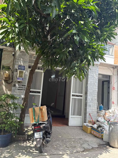 Cho thuê nhà nguyên căn 1 trệt, 2 lầu, 200m2