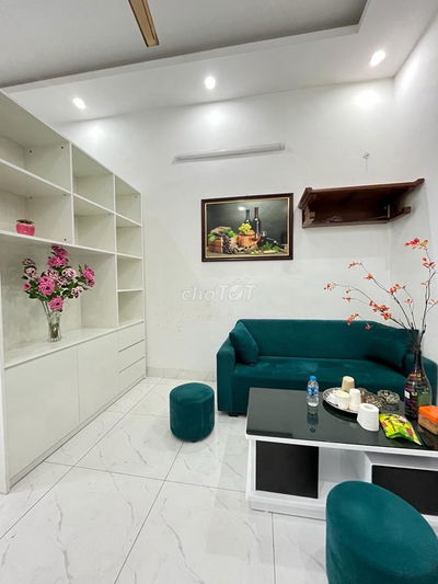 tập thể Lò Đúc 2 ngủ vệ sinh khép Cạnh Phố Huế. Dt 40m giá 3 tỷ. Có TL