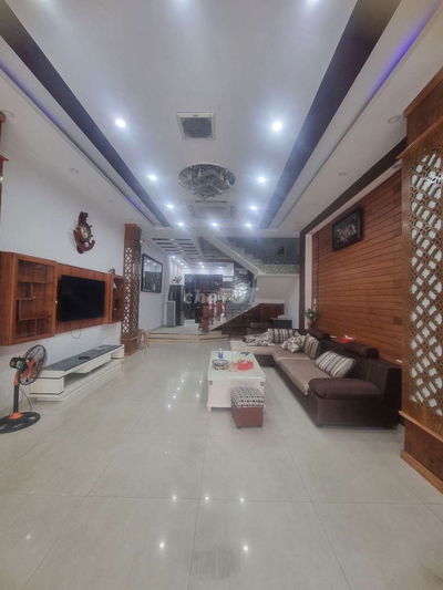 Cho thuê nhà 4 tầng mt Hà Huy Tập, Thanh Khê