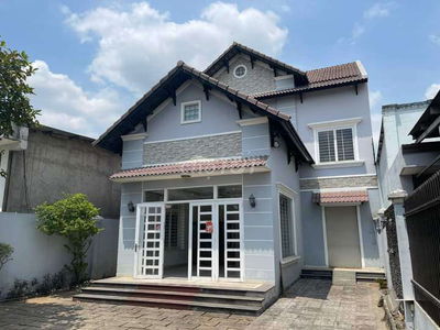 Biệt thự 100m2 Bình Chánh giá 420 triệu SHR