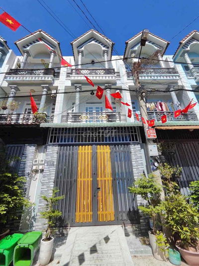 Bán nhà đúc 2 lầu hẻm xe tải sh riêng ngay điện lực q12