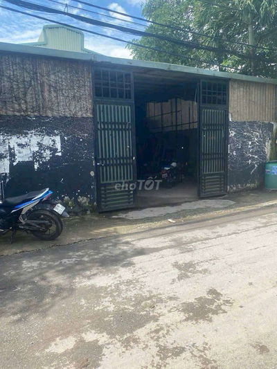 NHÀ XƯỞNG SHR MẶT TIỀN ĐƯỜNG 8M THÔNG GẦN ỦY BAN XÃ B