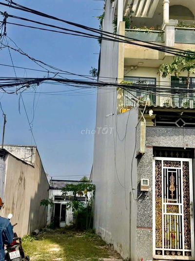 ĐẤT THỔ CƯ 4 X25 MẶT TIỀN ĐƯỜNG 8M THÔNG NGAY CHỢ, TRƯỜNG HỌC ẤP 5 VLB
