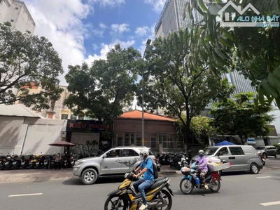 CHO THUÊ NHÀ-QUẬN 3 - Vị trí: MT Nguyễn Đình Chiểu, Q3. DT; 17x20m, Giá thuê 300tr/tháng