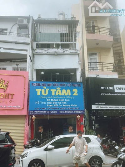 Cho thuê nhà MTKD 455A Huỳnh Văn Bánh, Phú Nhuận, Nhà mới sửa giao liền
