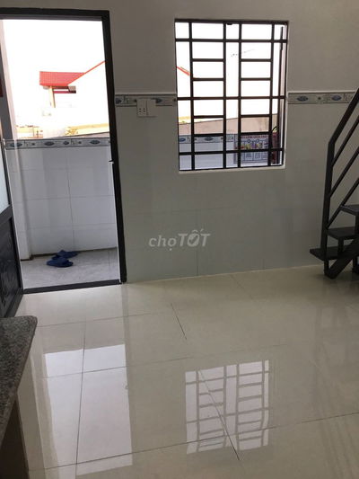 Phòng cho thuê 18m2 giá 2tr8 có máy lạnh gần ĐH FPT