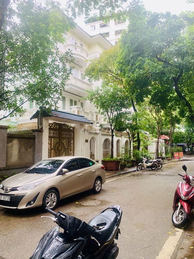 Siêu biệt thự đơn lập sân vườn Linh Đàm- Lô góc- Thang máy-Nội thất gỗ