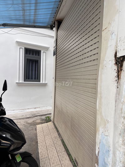 Bán nhà cũ tiện xây mới hxh Nguyên Hồng