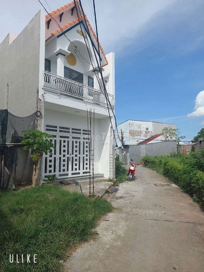 Bán nhà lầu 90m2 sổ hồng riêng hẽm xe hơi xã đa phước ql50