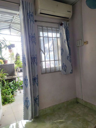Nhà nhỏ, diện tích sử dụng 33m2, 1 trệt, 2 lầu, bancon Âu Cơ Tân Phú
