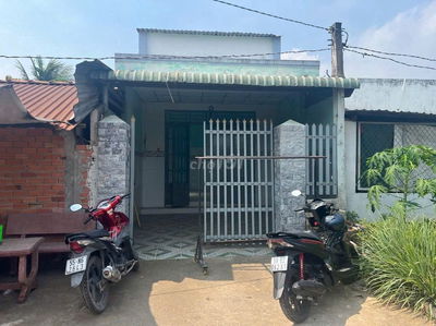 Nhà 4 PHÒNG NGỦ ngay TRUNG TÂM TT ĐỨC HÒA