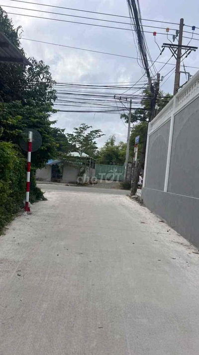 BÁN ĐẤT BÌNH NHÂM (4,5x20) ĐƯỜNG THÔNG OTO