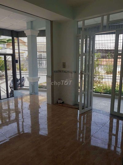 Bán nhà 2 mặt tiền dt 106m2 gần chợ Thủ Đức