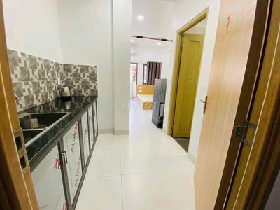 Cho Thuê Studio Balcon Cửa Sổ 30m2 Full NT Ngay Vòng Xoay Dân Chủ Q3